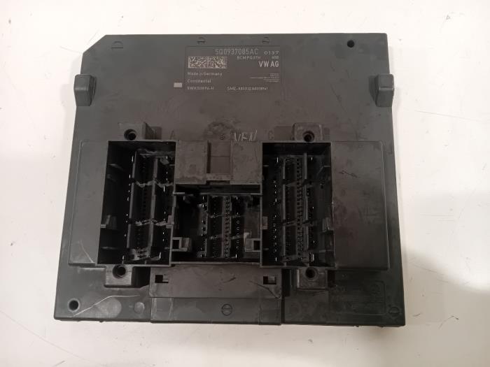 Gebruikte Bodycontrol Module Volkswagen E-Golf Prijs € 50,00 Margeregeling aangeboden door Van der Ven Autorecycling B.V.