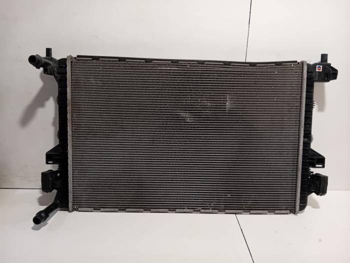 Gebruikte Radiateur Volkswagen Passat Prijs € 60,00 Margeregeling aangeboden door Van der Ven Autorecycling B.V.