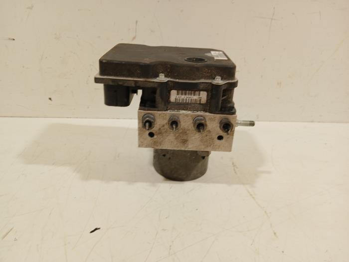 Gebruikte ABS Pomp Peugeot 5008 Prijs € 95,00 Margeregeling aangeboden door Van der Ven Autorecycling B.V.