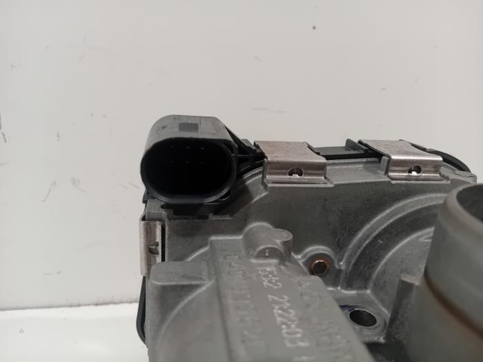 Gasklephuis van een Volkswagen E-Up 2015