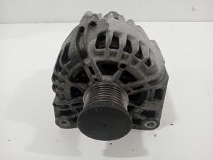 Gebruikte Alternator Renault Megane Prijs € 75,00 Margeregeling aangeboden door Van der Ven Autorecycling B.V.