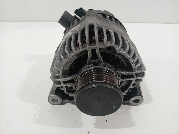 Gebruikte Dynamo Peugeot 208 Prijs € 24,95 Margeregeling aangeboden door Van der Ven Autorecycling B.V.