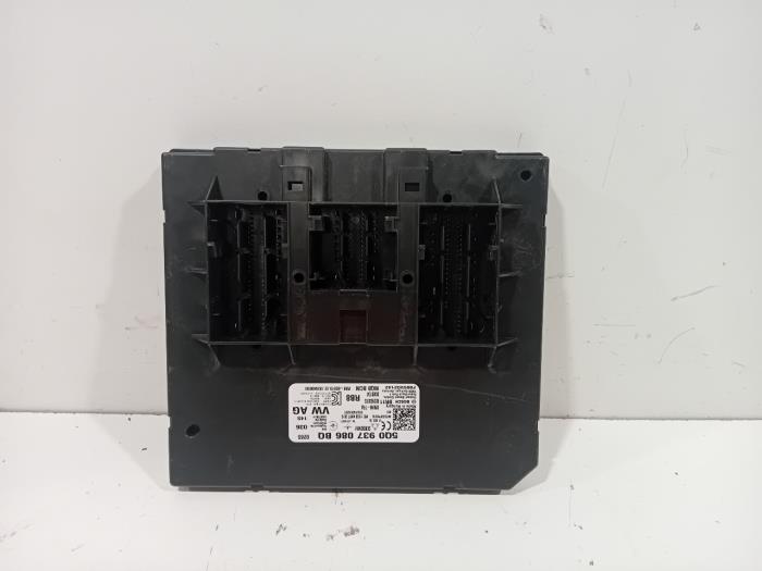 Gebruikte Module Bodycontrol Volkswagen Golf Prijs € 133,00 Margeregeling aangeboden door Van der Ven Autorecycling B.V.
