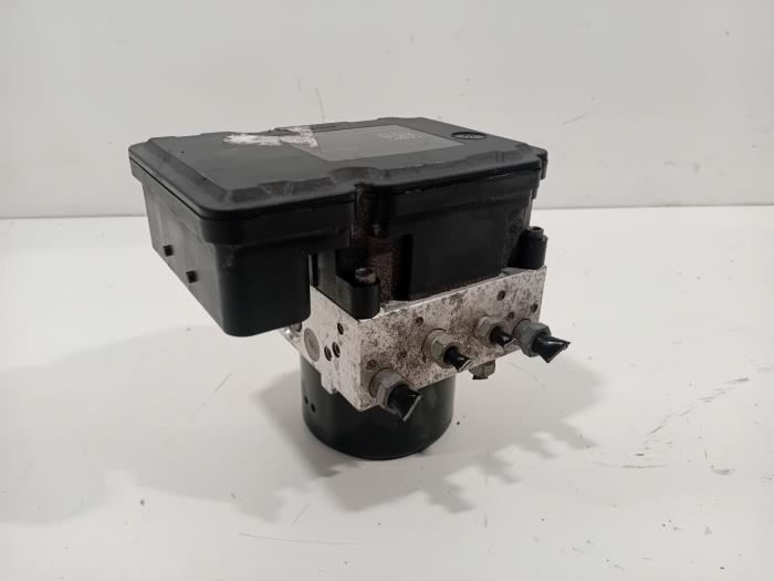 Gebruikte ABS Pomp Ford Focus Prijs € 75,00 Margeregeling aangeboden door Van der Ven Autorecycling B.V.