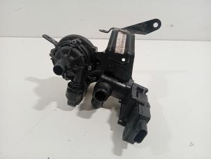 Gebruikte Waterpomp Mercedes C-Klasse Prijs € 50,00 Margeregeling aangeboden door Van der Ven Autorecycling B.V.