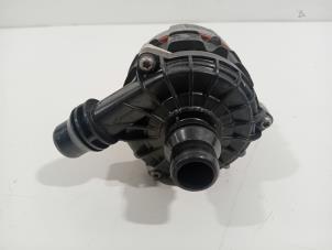 Gebruikte Waterpomp Mercedes C-Klasse Prijs € 60,00 Margeregeling aangeboden door Van der Ven Autorecycling B.V.