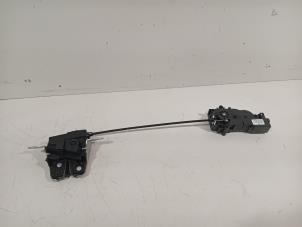 Gebruikte Slotmechaniek Achterklep Mercedes GLK-Klasse Prijs € 75,00 Margeregeling aangeboden door Van der Ven Autorecycling B.V.