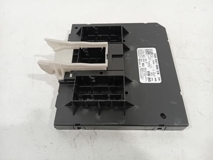 Computer Body Control van een Volkswagen Passat 2021