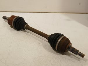 Gebruikte Aandrijfas links-voor Renault Trafic Prijs € 50,00 Margeregeling aangeboden door Van der Ven Autorecycling B.V.