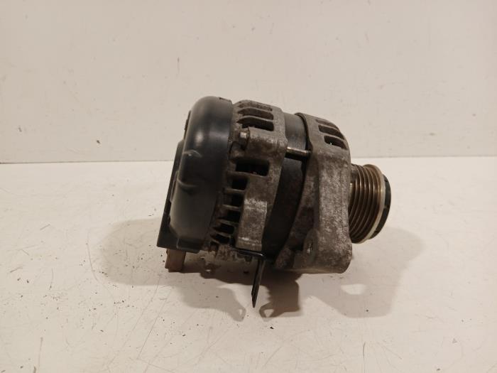 Gebruikte Dynamo Peugeot 108 Prijs € 26,00 Margeregeling aangeboden door Van der Ven Autorecycling B.V.