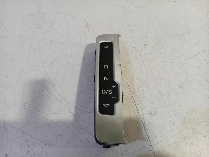 Gebruikte Display Interieur Audi S4 Prijs € 20,00 Margeregeling aangeboden door Van der Ven Autorecycling B.V.