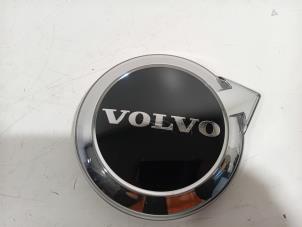 Gebruikte Embleem Volvo XC60 Prijs € 138,00 Margeregeling aangeboden door Van der Ven Autorecycling B.V.