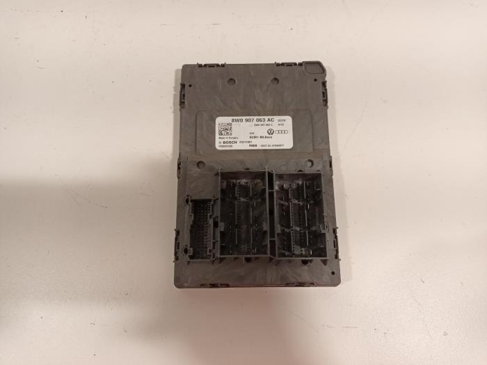 Gebruikte Computer Body Control Audi A4 Prijs € 95,00 Margeregeling aangeboden door Van der Ven Autorecycling B.V.