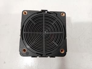 Gebruikte Luidspreker Mercedes E-Klasse Prijs € 242,00 Margeregeling aangeboden door Van der Ven Autorecycling B.V.