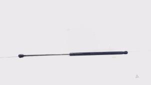 Gebruikte Bevestiging gasveer Opel Signum Prijs € 12,00 Margeregeling aangeboden door Van der Ven Autorecycling B.V.