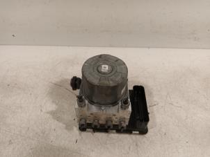 Gebruikte ABS Pomp Ford Focus Prijs € 204,00 Margeregeling aangeboden door Van der Ven Autorecycling B.V.