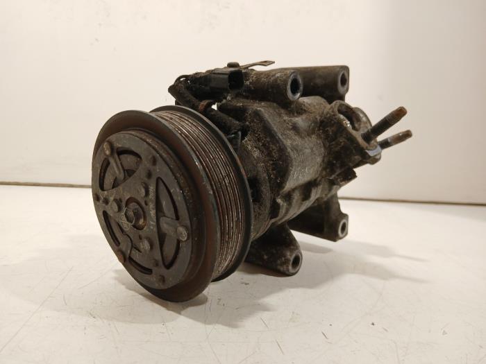 Gebruikte Pomp Airco Ford Tourneo Courier Prijs € 138,00 Margeregeling aangeboden door Van der Ven Autorecycling B.V.