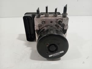 Gebruikte ABS Pomp Ford Grand C-Max Prijs € 56,00 Margeregeling aangeboden door Van der Ven Autorecycling B.V.