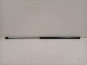 Gebruikte Bevestiging gasveer Mercedes A-Klasse Prijs € 17,00 Margeregeling aangeboden door Van der Ven Autorecycling B.V.