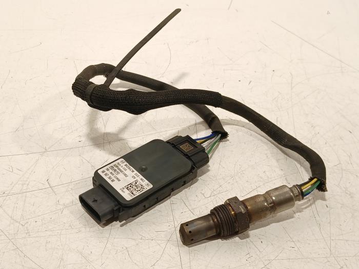 Gebruikte Lambda Sonde Opel Vivaro Prijs € 30,00 Margeregeling aangeboden door Van der Ven Autorecycling B.V.