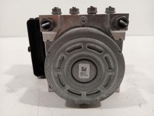 Gebruikte ABS Pomp Volkswagen Passat Prijs € 193,00 Margeregeling aangeboden door Van der Ven Autorecycling B.V.