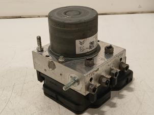 Gebruikte ABS Pomp Opel Vivaro Prijs € 242,00 Margeregeling aangeboden door Van der Ven Autorecycling B.V.