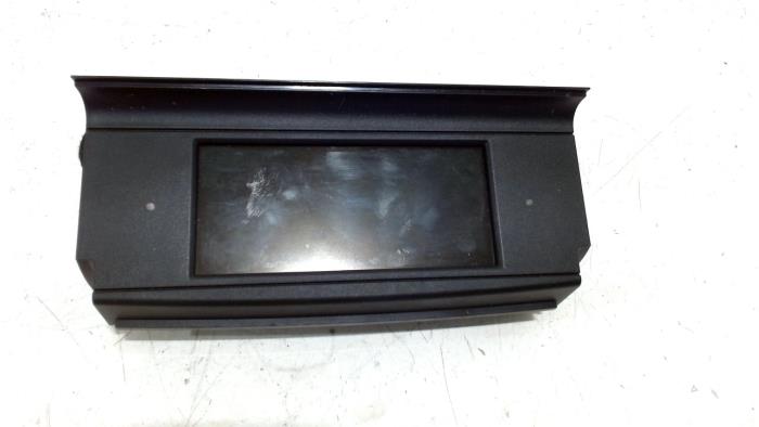 Gebruikte Display Interieur Mercedes C-Klasse Prijs € 50,00 Margeregeling aangeboden door Van der Ven Autorecycling B.V.