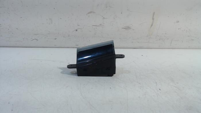 Gebruikte Display Interieur Opel Astra Prijs € 30,00 Margeregeling aangeboden door Van der Ven Autorecycling B.V.