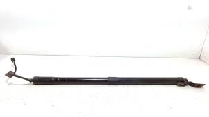 Gebruikte Achterklepdemper links-achter Ford C-Max Prijs € 100,00 Margeregeling aangeboden door Van der Ven Autorecycling B.V.