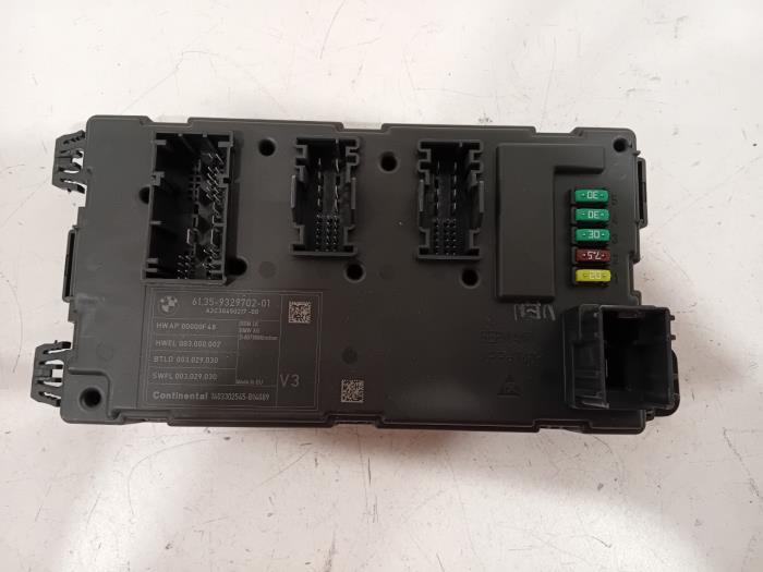 Gebruikte Module Bodycontrol BMW 3-Serie Prijs € 65,00 Margeregeling aangeboden door Van der Ven Autorecycling B.V.