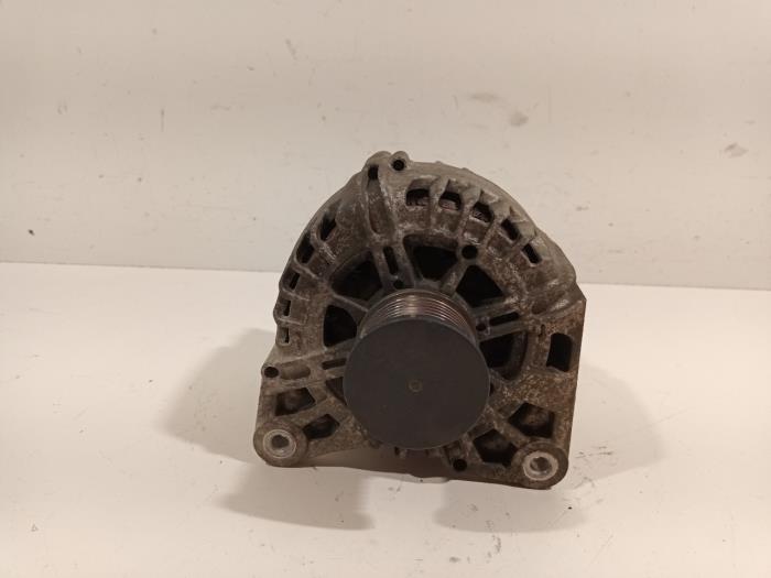 Gebruikte Dynamo Renault Grand Scenic Prijs € 75,00 Margeregeling aangeboden door Van der Ven Autorecycling B.V.