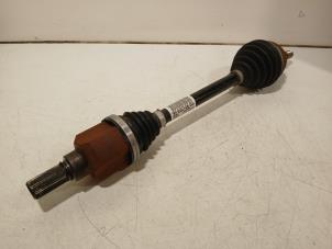 Gebruikte Aandrijfas links-voor Peugeot 3008 Prijs € 317,00 Margeregeling aangeboden door Van der Ven Autorecycling B.V.