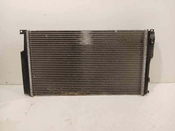 Gebruikte Radiateur BMW 1-Serie Prijs € 26,00 Margeregeling aangeboden door Van der Ven Autorecycling B.V.