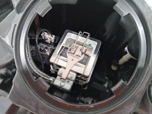 Gebruikte Rechter Koplamp BMW 3-Serie Prijs € 531,00 Margeregeling aangeboden door Van der Ven Autorecycling B.V.