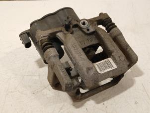 Gebruikte Remklauw (Tang) links-achter Peugeot 3008 Prijs € 30,00 Margeregeling aangeboden door Van der Ven Autorecycling B.V.