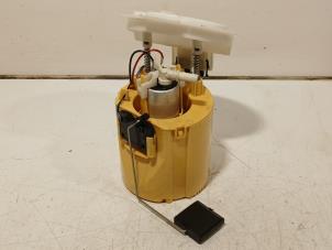 Gebruikte Tank element Pomp Mercedes E-Klasse Prijs € 41,00 Margeregeling aangeboden door Van der Ven Autorecycling B.V.