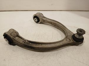 Gebruikte Draagarm boven rechts-voor Mercedes E-Klasse Prijs € 26,00 Margeregeling aangeboden door Van der Ven Autorecycling B.V.