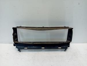 Gebruikte Bumper Rooster Volvo XC40 Prijs € 95,00 Margeregeling aangeboden door Van der Ven Autorecycling B.V.