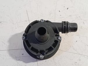 Gebruikte Waterpomp Mercedes C-Klasse Prijs € 45,00 Margeregeling aangeboden door Van der Ven Autorecycling B.V.