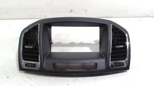 Gebruikte Bumper Rooster Opel Insignia Prijs € 35,00 Margeregeling aangeboden door Van der Ven Autorecycling B.V.