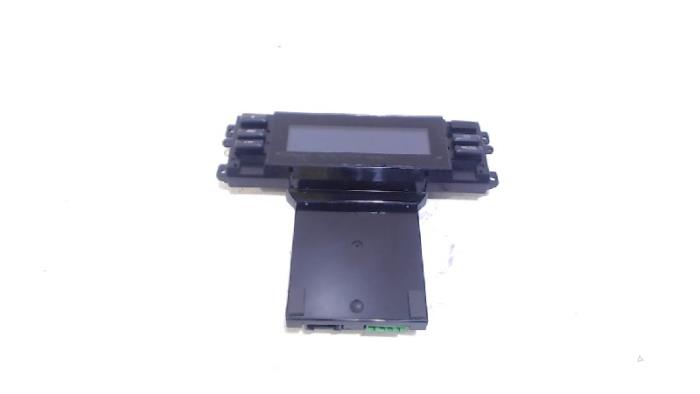 Gebruikte Display Interieur Volvo S80 Prijs € 20,00 Margeregeling aangeboden door Van der Ven Autorecycling B.V.