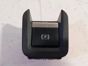 Gebruikte Schakelaar handrem Opel Combo Prijs € 17,00 Margeregeling aangeboden door Van der Ven Autorecycling B.V.