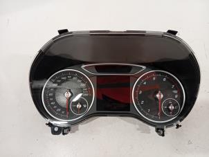 Gebruikte Cockpit Mercedes B-Klasse Prijs € 165,00 Margeregeling aangeboden door Van der Ven Autorecycling B.V.