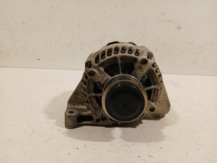 Dynamo van een Fiat Tipo 2019