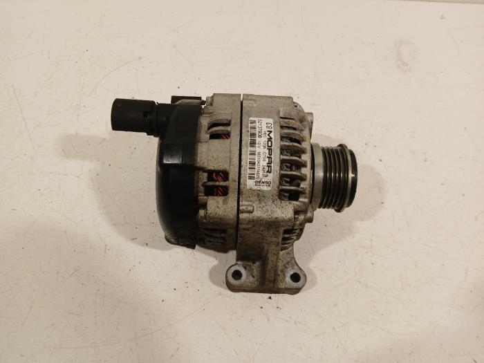 Dynamo van een Fiat Tipo 2019