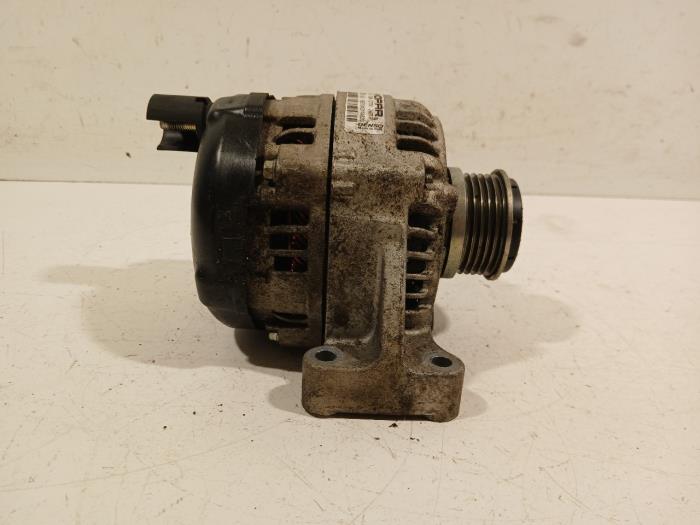 Dynamo van een Fiat Tipo 2019