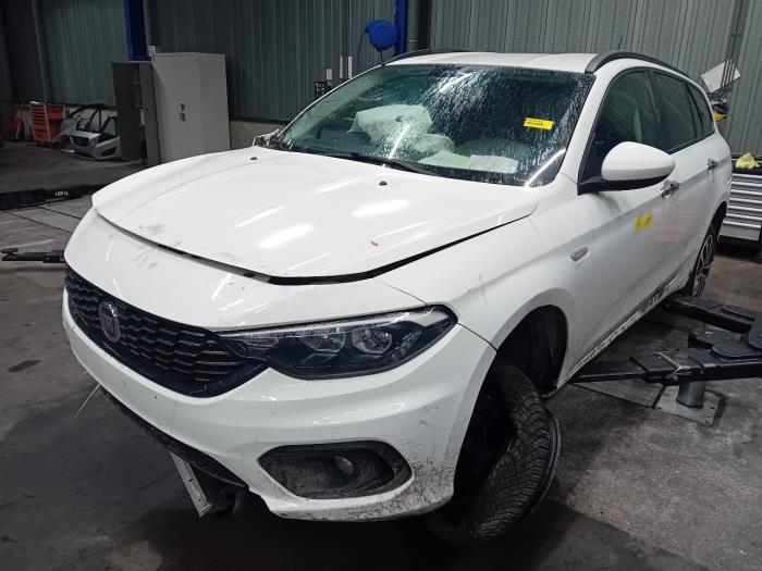 Dynamo van een Fiat Tipo 2019