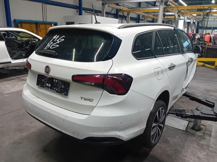 Dynamo van een Fiat Tipo 2019