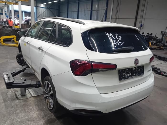 Dynamo van een Fiat Tipo 2019