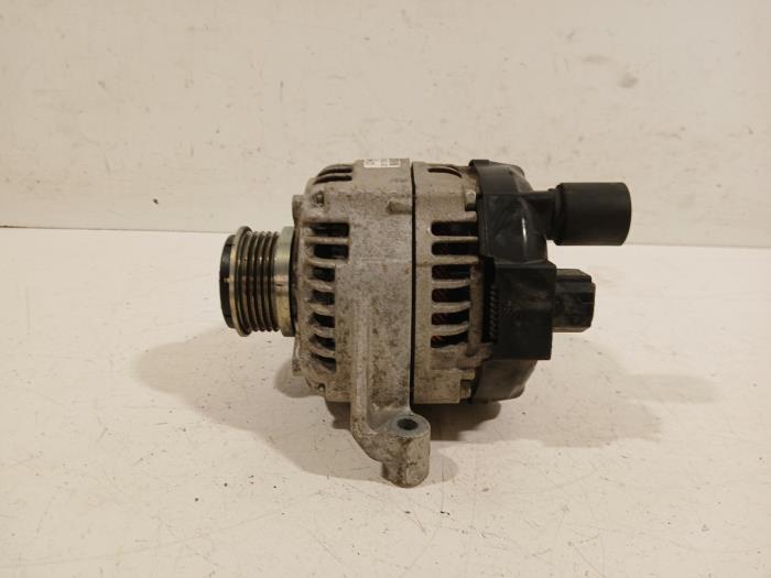 Dynamo van een Fiat Tipo 2019